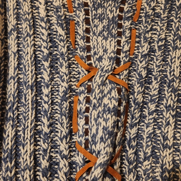 Westbound Blue and White V-Neck Sweater with Brown Details - Picture 2 of 3